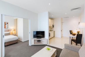 Гостиница Oaks Melbourne on Lonsdale Suites  Мельбурн